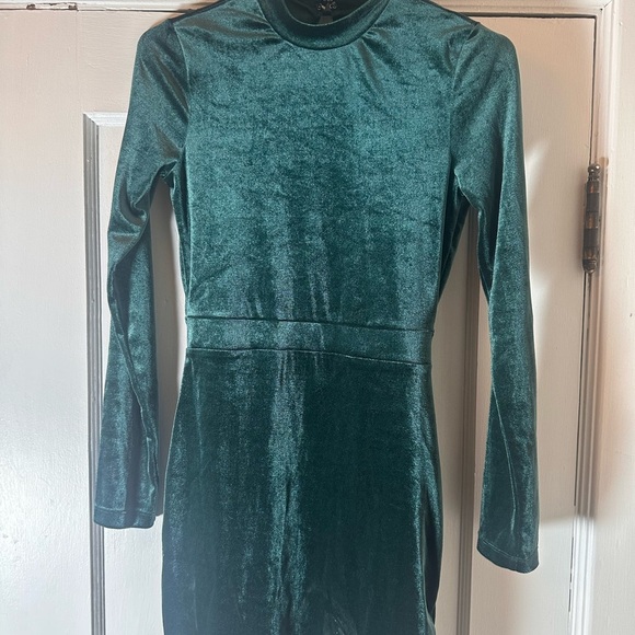 ✨ H&M Divided Stretch Velvet Open Back Dress – Dark Green – Size 6 - Picture 4 of 6